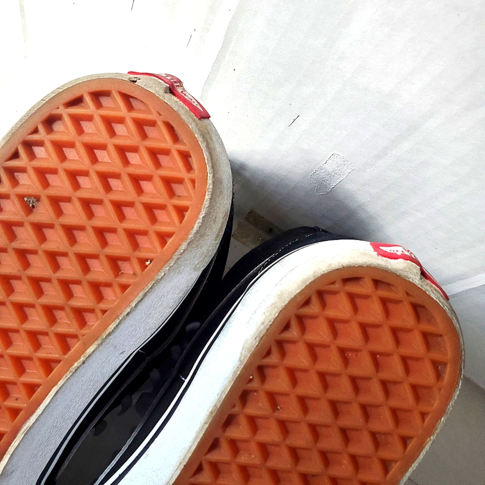 Vans - Picture 12 of 12